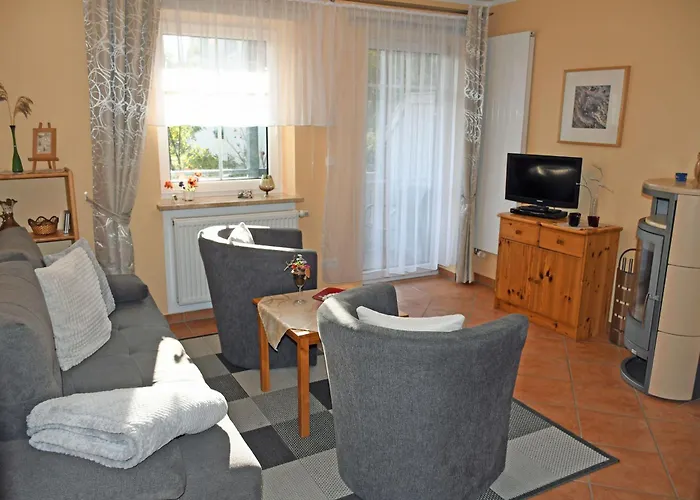 Проживание в семье Mit Kamin Am Selliner Seepark *